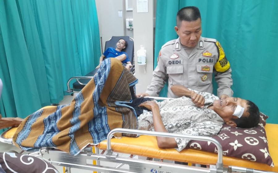 Peduli Terhadap Warga Binaan, Bhabinkamtibmas  Antar dan Jemput Warga Binaan yang Sakit ke Rumah Sakit 