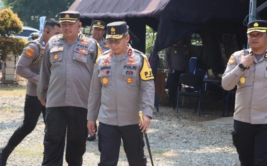 Hari Terakhir Tahap Pendaftaran Calon Kepala Daerah, Kapolda Bengkulu Kembali Pantau Langsung Pengamanan di Kantor KPU Provinsi Bengkulu