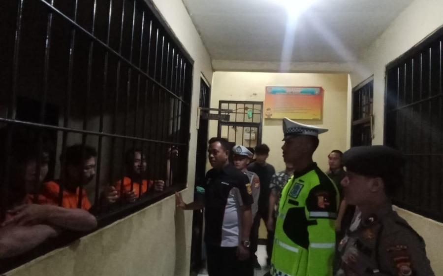Piket Pawas dan Piket Jaga Serta piket Fungsi Cek Ruang Tahanan Polres Kaur