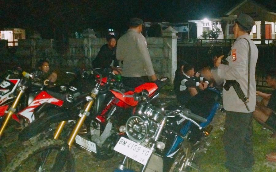 Patroli Dialogis, Polsek Padang Guci Hulu Antisipasi Premanisme dan 3C Serta Pengamanan Objek Vital