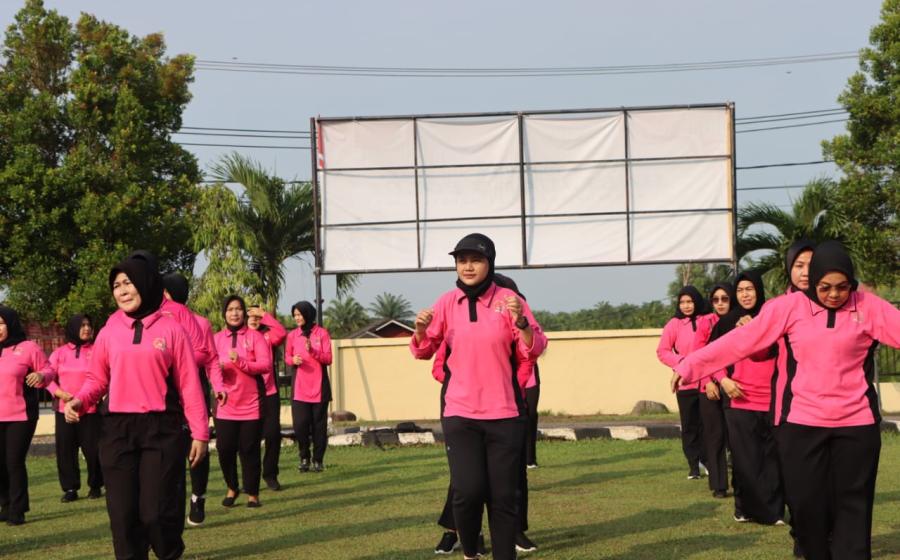 HUT Polwan Ke - 76, Polres Seluma Gelar Senam Bersama