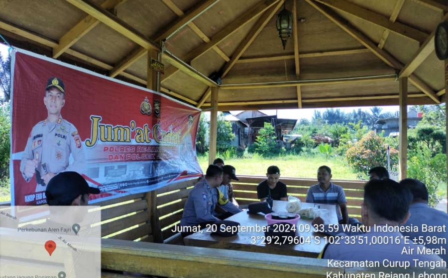 Dengarkan Keluhan Warga, Polsek Selupu Rejang Jumat Curhat di Desa Air Merah 