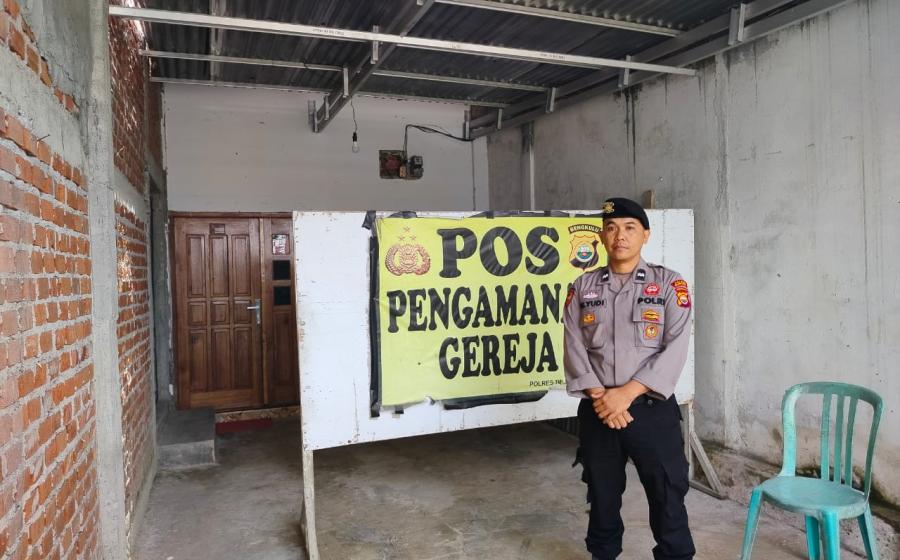Polsek Selupu Rejang Melaksanakan Pengamanan Kegiatan Ibadah Minggu di Gereja