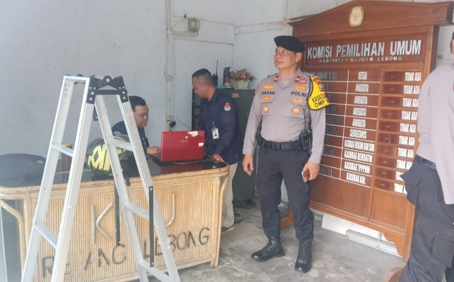 Jaga Kamtibmas Tetap Aman, Personel Polres Rejang Lebong Pam KPU Dan Bawaslu