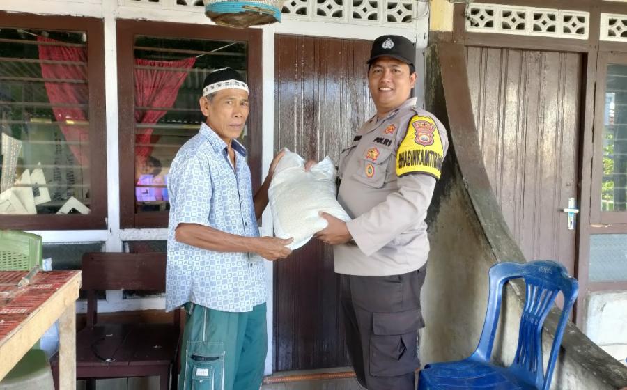 Bhabinkamtibmas Polsek Selupu Rejang Gelar Selasa Berbagi di Keluruhan Sidorejo