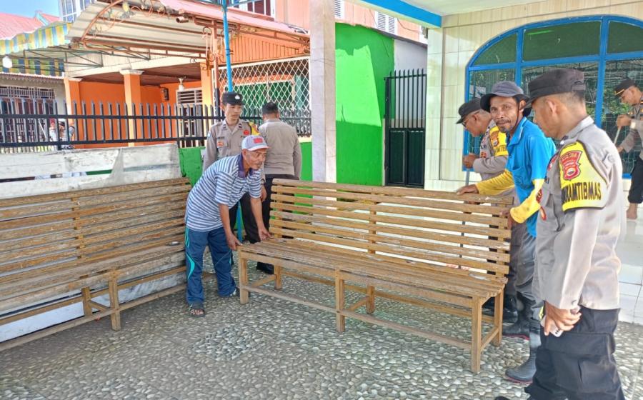 Polsek Padang Ulak Tanding Gelar Bakti Religi Bersama Warga untuk Peringati Bulan Bakti Lingkungan