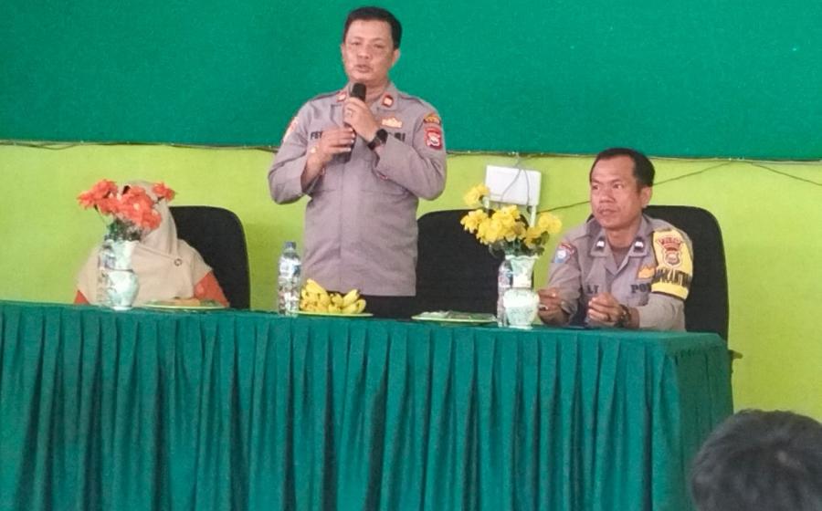 Kapolsek Kaur Selatan Gelar Sosialisasi Bahaya Kenakalan Remaja di MAN Kaur