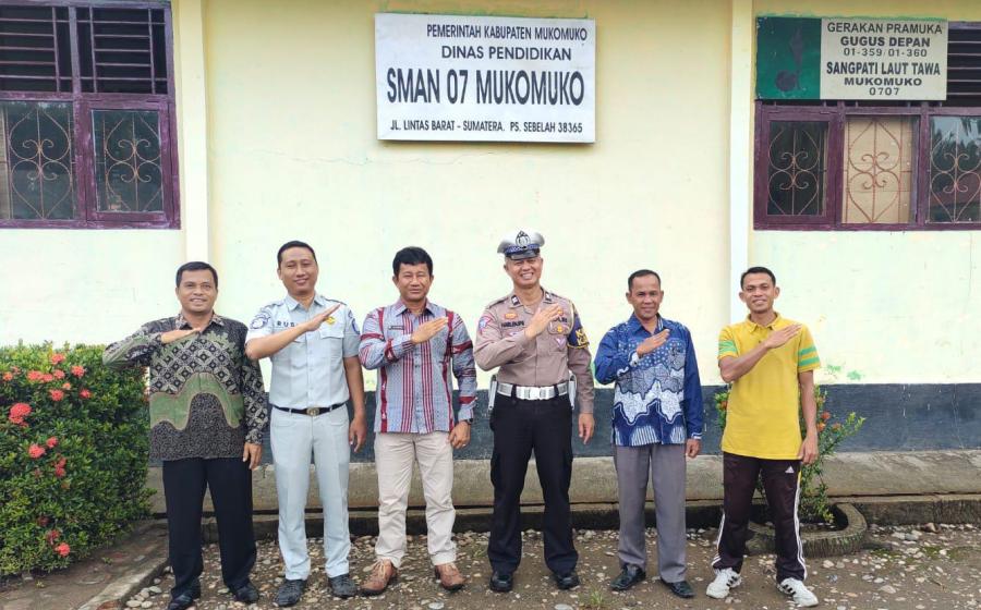 Jasa Raharja Bengkulu Melakukan Sosialisasi Pengajar Peduli Keselamatan Lalu Lintas di SMAN 07 Mukomuko