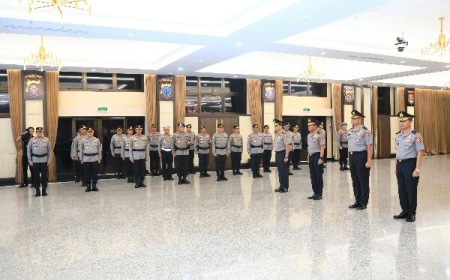 Kapolri Pimpin Kenaikan Pangkat 4 Pati-Pamen Polri