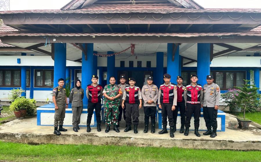 Monitoring dan Pengamanan di PPK, Polres Bengkulu Pastikan Situasi Pleno Pilkada Aman