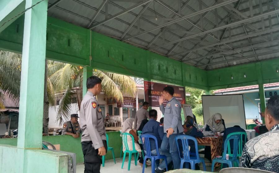 Polres Seluma Amankan Rapat Pleno Terbuka Hasil Penghitungan Suara Pilkada 2024 di Kecamatan TaloPolres Seluma Amankan Rapat Pleno Terbuka Hasil Penghitungan Suara Pilkada 2024 di Kecamatan Talo