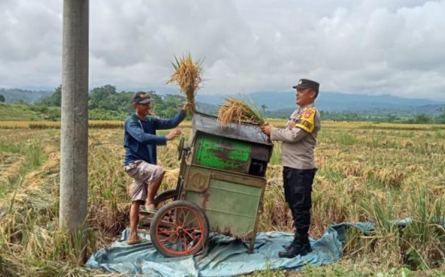Cooling System Pasca Pilkada, Bhabinkamtibmas Polsek Kotapadang Sambangi Warga Desa Suka Merindu