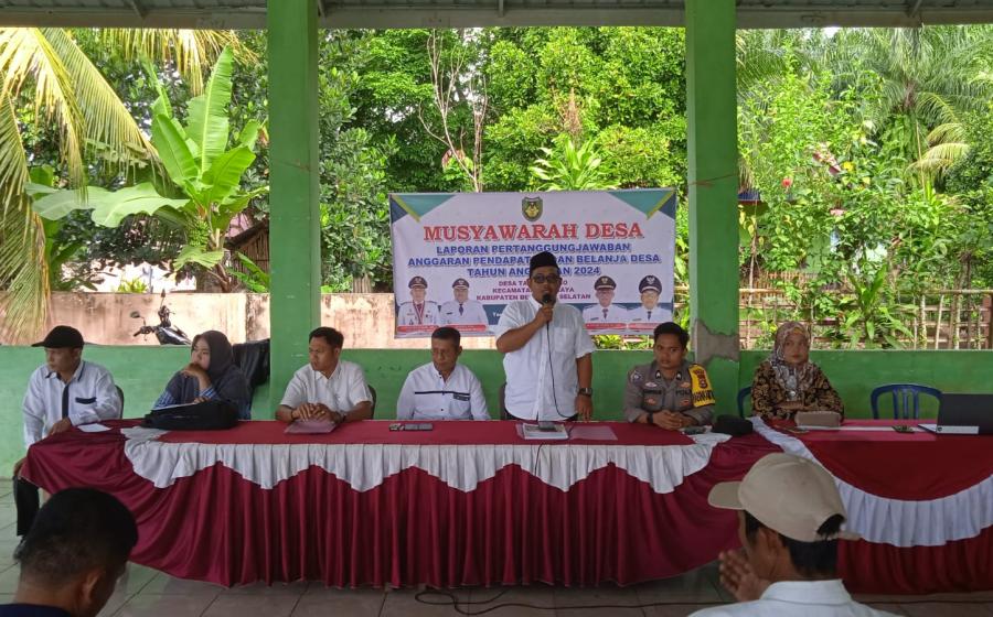 Bhabinkamtibmas Polsek Pino Raya Hadiri Musyawarah Desa Pertanggungjawaban APBDesa