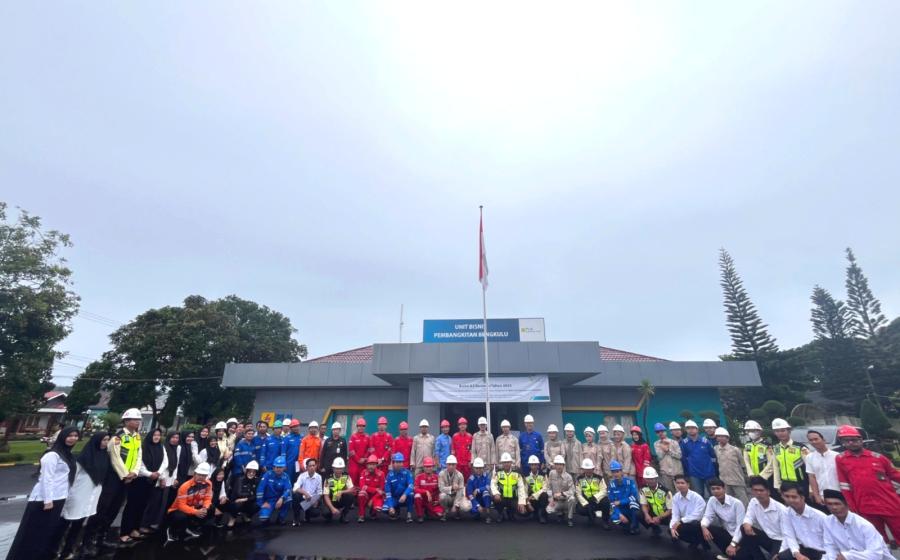 Foto bersama seluruh peserta Apel Bulan K3 Nasional dilingkungan PLN IP UBP Bengkulu