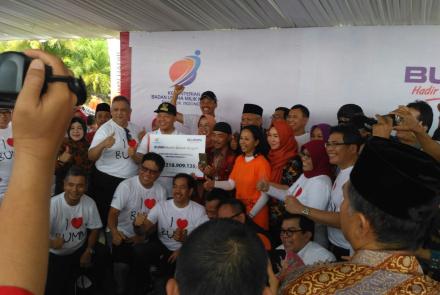 penyerahan simbolis CSR