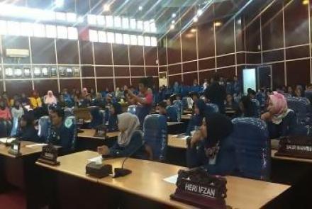Kuliah Umum DPRD Kota Bersama Mahasiswa Bengkulu