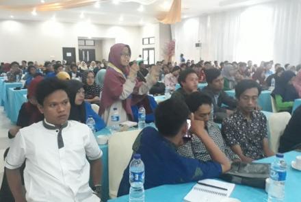 peserta seminar pendidikan politik