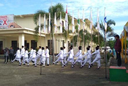 Pengibaran Bendera Kontigen 