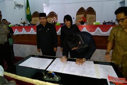 paripurna  DPRD seluma
