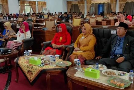 DPRD seluma mendengarkan Pidato kenegaraan 