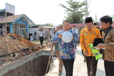 peletakan batu pertama