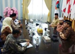 Ketua KPU Kota Bengkulu dan sejumlah komisioner KPU lainnya melakukan kunjungan kerja dengan Walikota Bengkulu, Senin (31/7