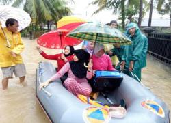 Musibah banjir yang dialami beberapa warga Kota Bengkulu